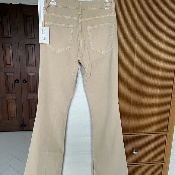 Mother “The Weekender” jeans in Marzipan, sz 27 - Picture 4 of 9